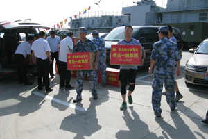 一建集團領導慰問海軍“青島艦”官兵